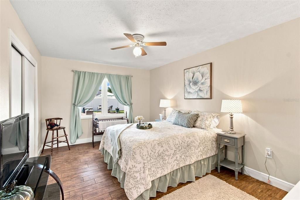 Active With Contract: $395,000 (3 beds, 2 baths, 1815 Square Feet)