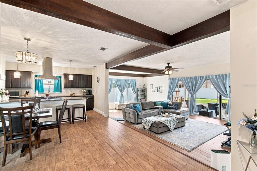 Active With Contract: $395,000 (3 beds, 2 baths, 1815 Square Feet)