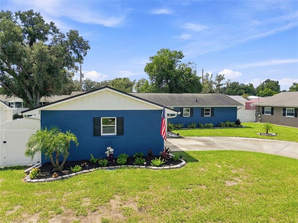 Active With Contract: $395,000 (3 beds, 2 baths, 1815 Square Feet)