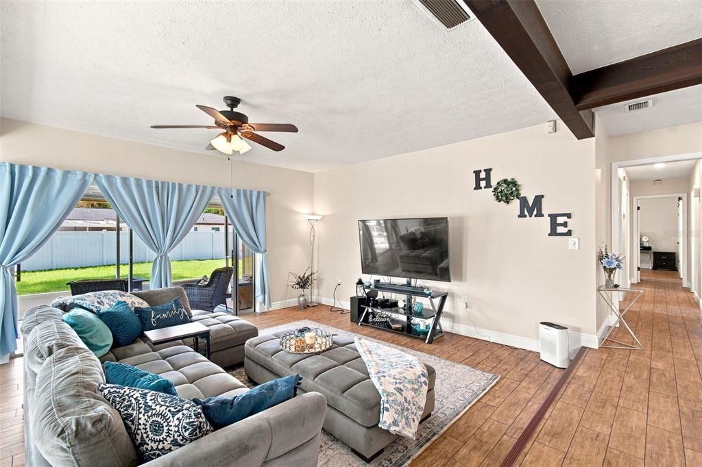 Active With Contract: $395,000 (3 beds, 2 baths, 1815 Square Feet)