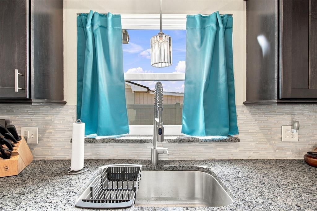 Active With Contract: $395,000 (3 beds, 2 baths, 1815 Square Feet)
