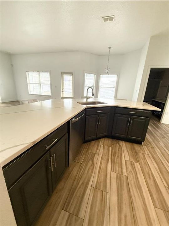 For Rent: $2,500 (4 beds, 3 baths, 2283 Square Feet)