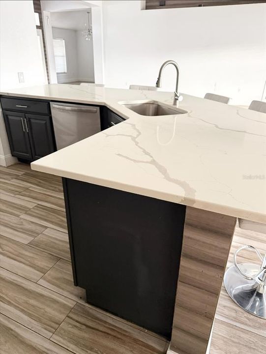 For Rent: $2,500 (4 beds, 3 baths, 2283 Square Feet)