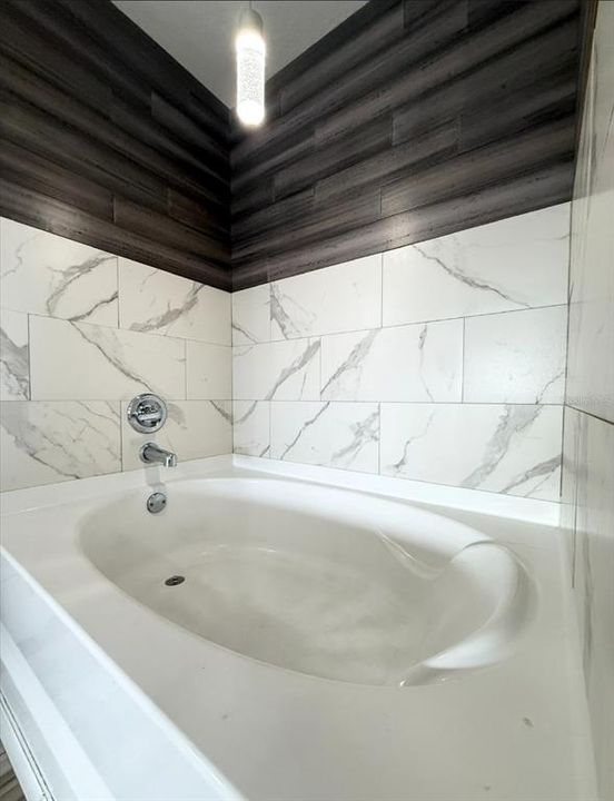 For Rent: $2,500 (4 beds, 3 baths, 2283 Square Feet)