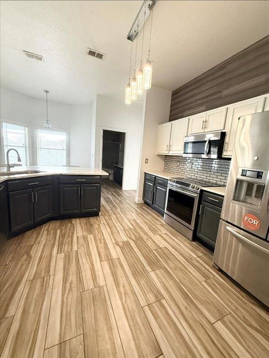 For Rent: $2,500 (4 beds, 3 baths, 2283 Square Feet)