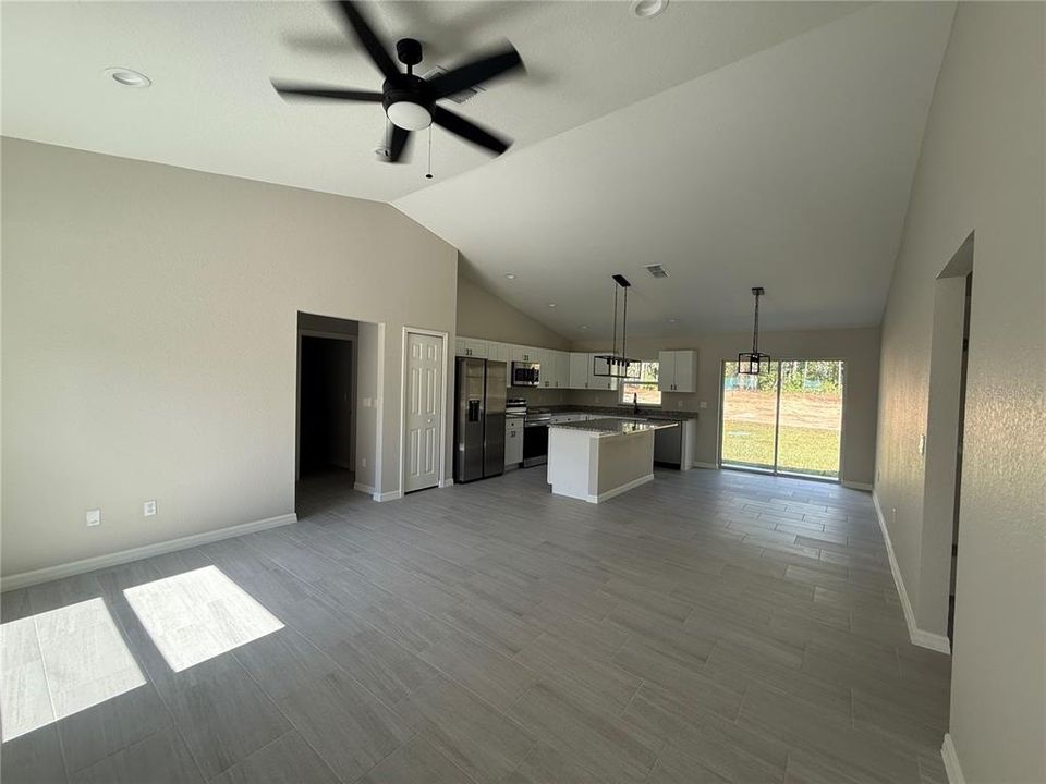 For Sale: $242,900 (3 beds, 2 baths, 1380 Square Feet)