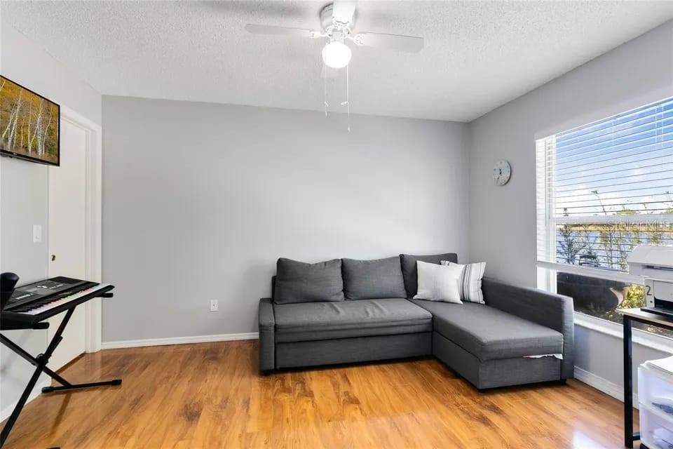 En Venta: $289,900 (3 camas, 2 baños, 1293 Pies cuadrados)