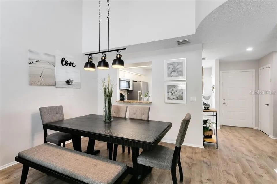 En Venta: $289,900 (3 camas, 2 baños, 1293 Pies cuadrados)
