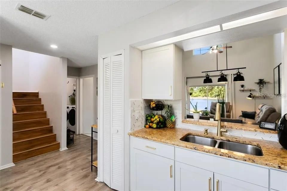 En Venta: $289,900 (3 camas, 2 baños, 1293 Pies cuadrados)