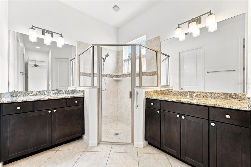 For Sale: $385,000 (2 beds, 2 baths, 1655 Square Feet)