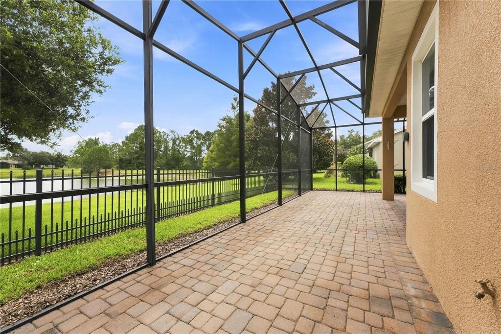 For Sale: $385,000 (2 beds, 2 baths, 1655 Square Feet)
