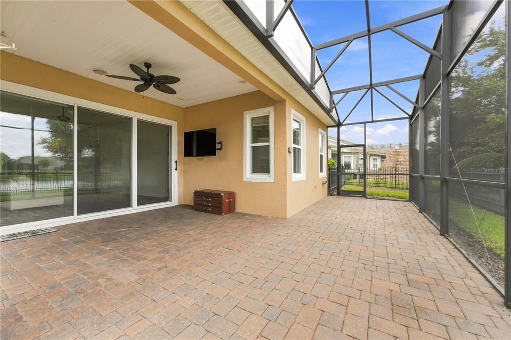 For Sale: $385,000 (2 beds, 2 baths, 1655 Square Feet)