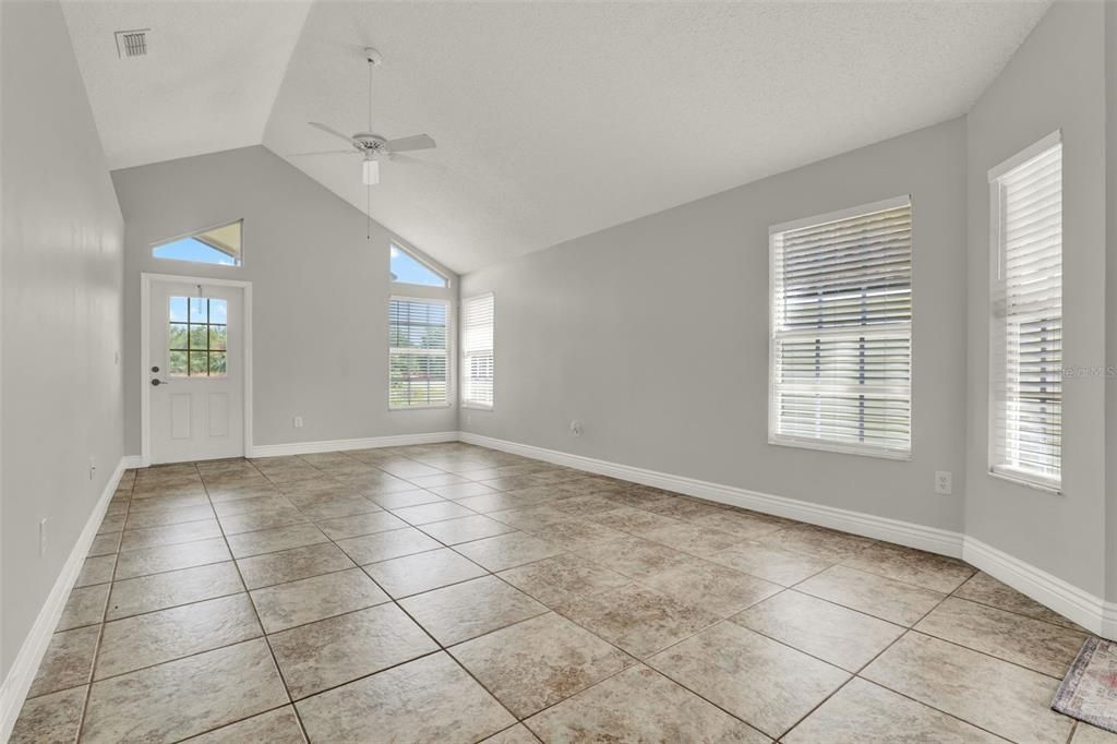 For Sale: $379,000 (3 beds, 2 baths, 1219 Square Feet)