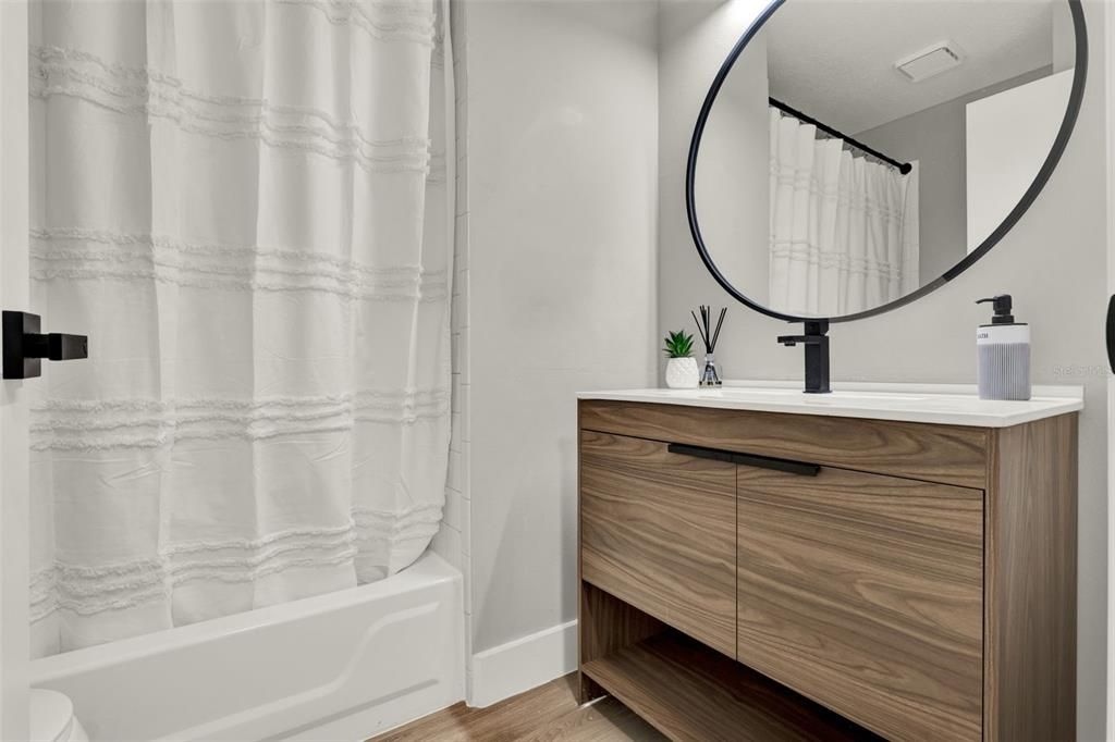 For Sale: $379,000 (3 beds, 2 baths, 1219 Square Feet)