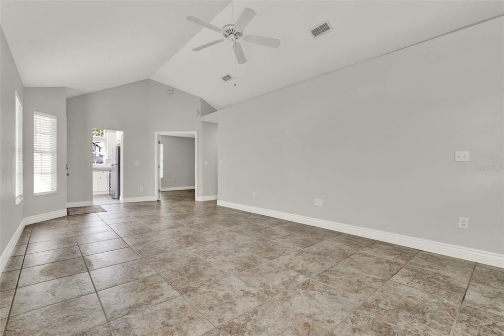 For Sale: $379,000 (3 beds, 2 baths, 1219 Square Feet)