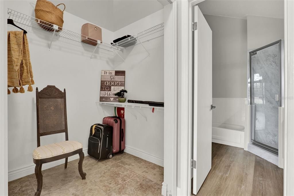 For Sale: $379,000 (3 beds, 2 baths, 1219 Square Feet)