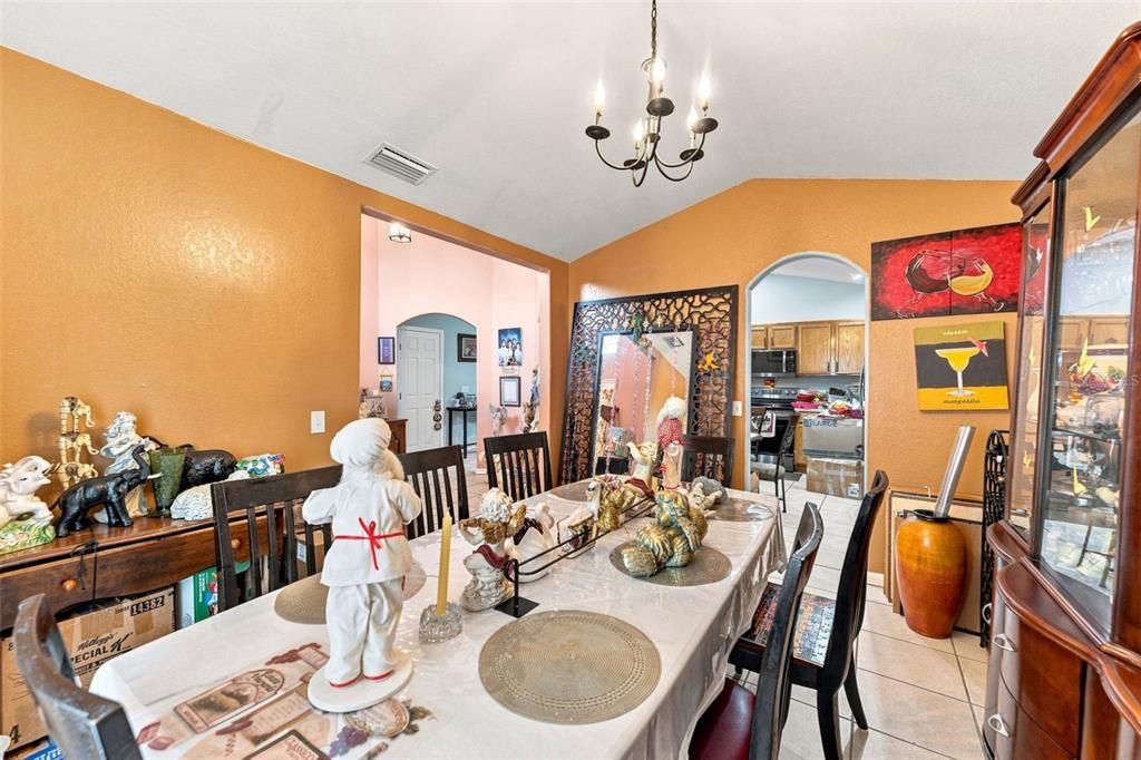 For Sale: $309,900 (3 beds, 2 baths, 1610 Square Feet)