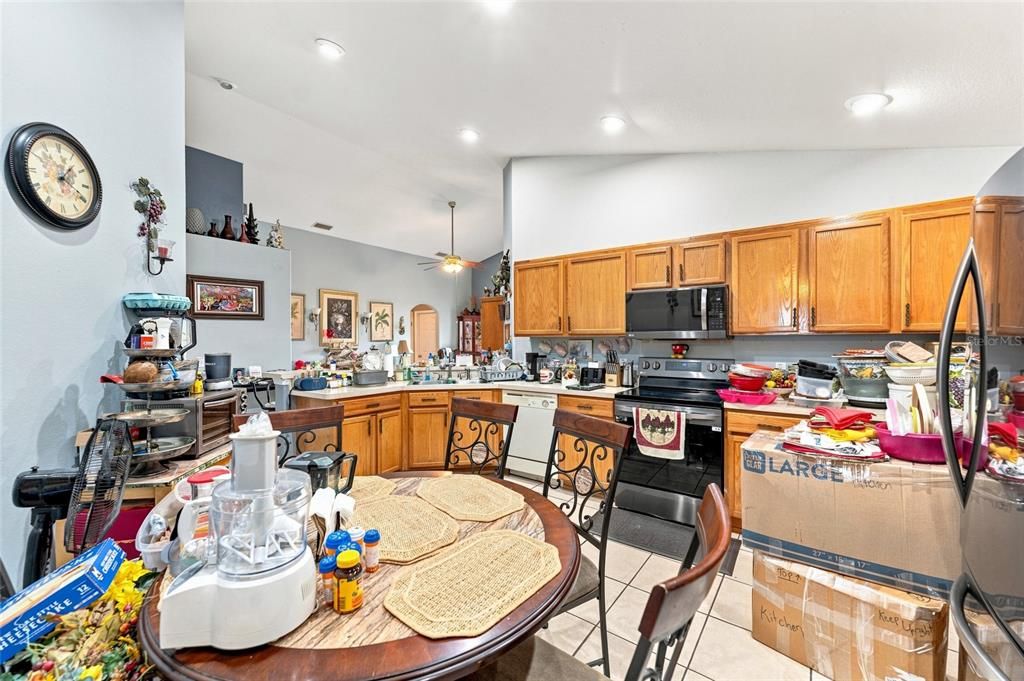 For Sale: $309,900 (3 beds, 2 baths, 1610 Square Feet)