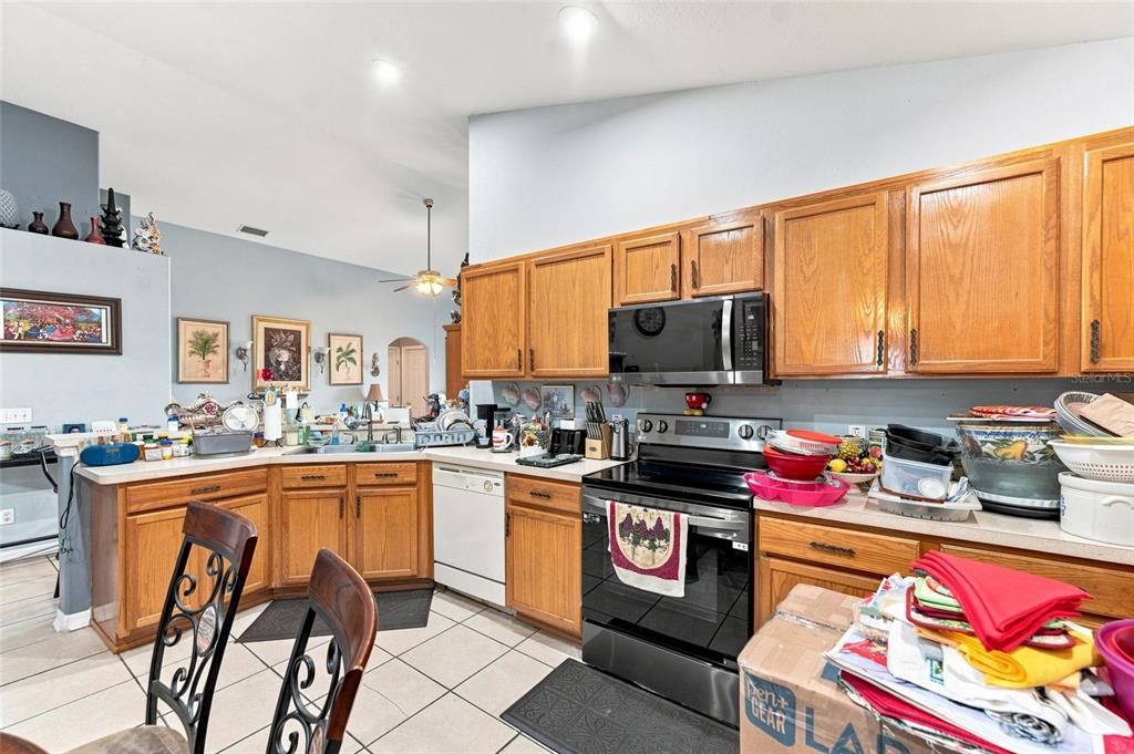 For Sale: $309,900 (3 beds, 2 baths, 1610 Square Feet)