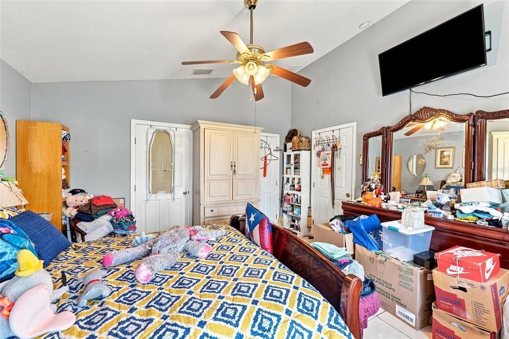 For Sale: $309,900 (3 beds, 2 baths, 1610 Square Feet)