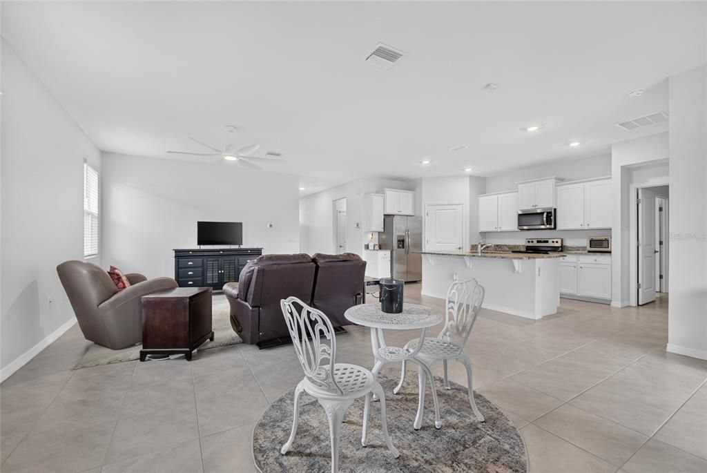 For Sale: $310,000 (2 beds, 2 baths, 1813 Square Feet)