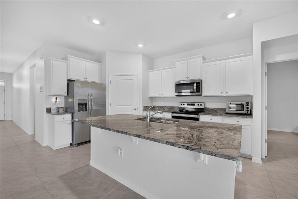 For Sale: $310,000 (2 beds, 2 baths, 1813 Square Feet)