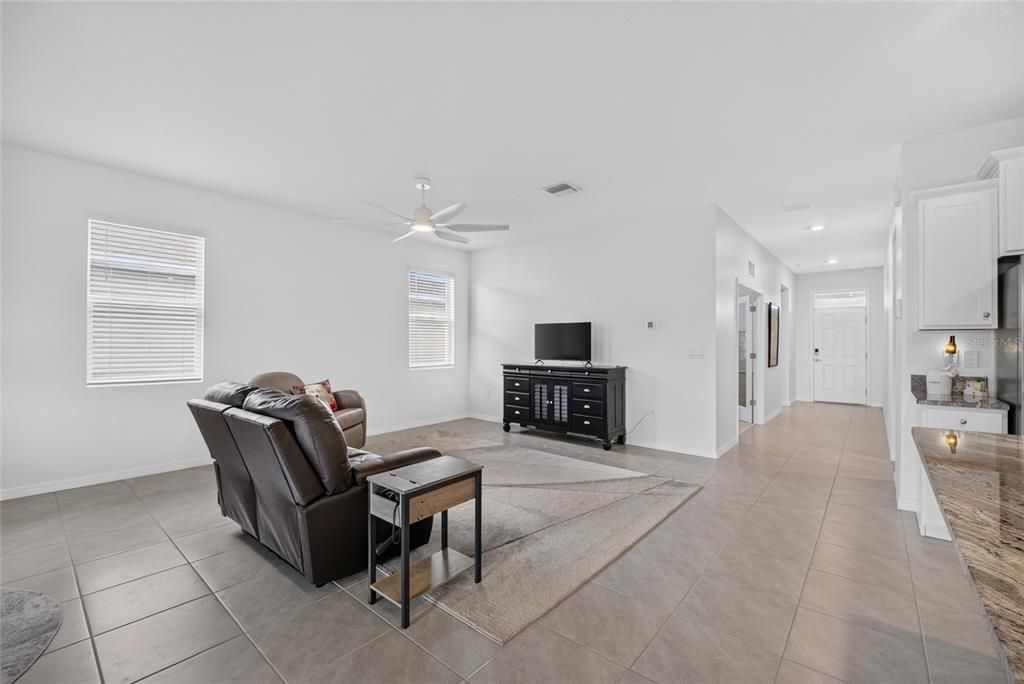 For Sale: $310,000 (2 beds, 2 baths, 1813 Square Feet)