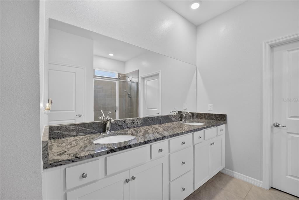 For Sale: $310,000 (2 beds, 2 baths, 1813 Square Feet)
