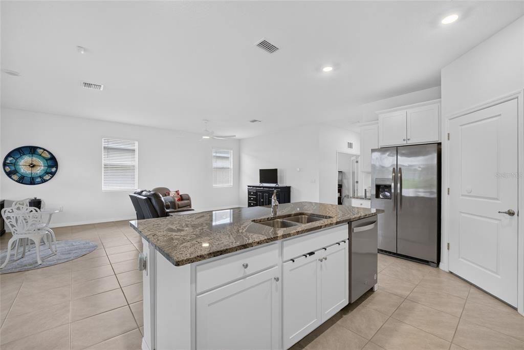 For Sale: $310,000 (2 beds, 2 baths, 1813 Square Feet)
