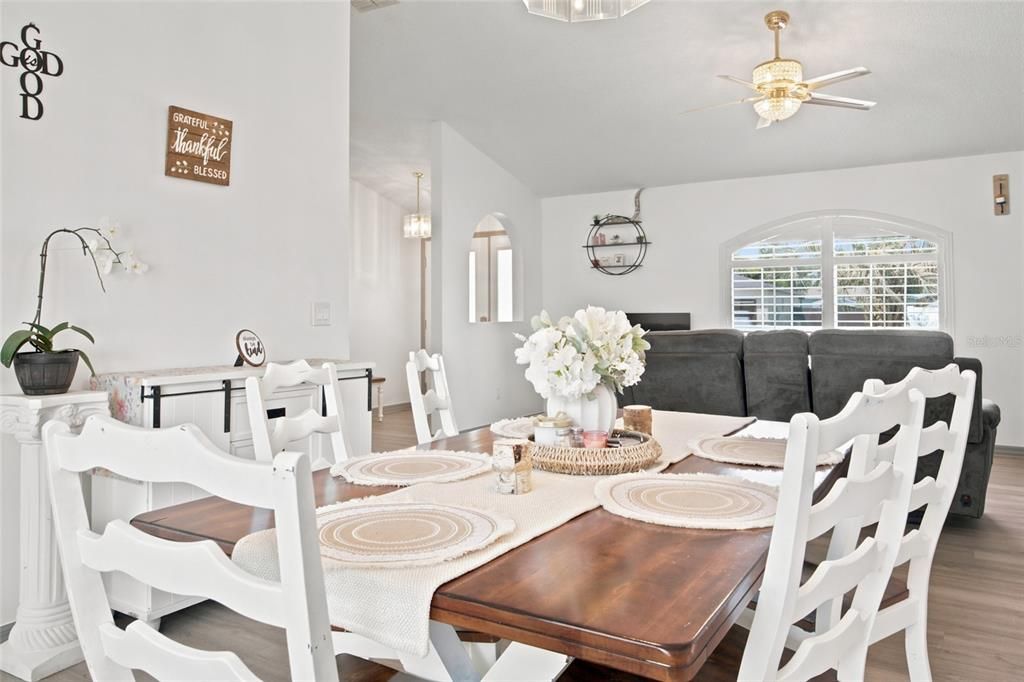 For Sale: $339,900 (3 beds, 2 baths, 1622 Square Feet)