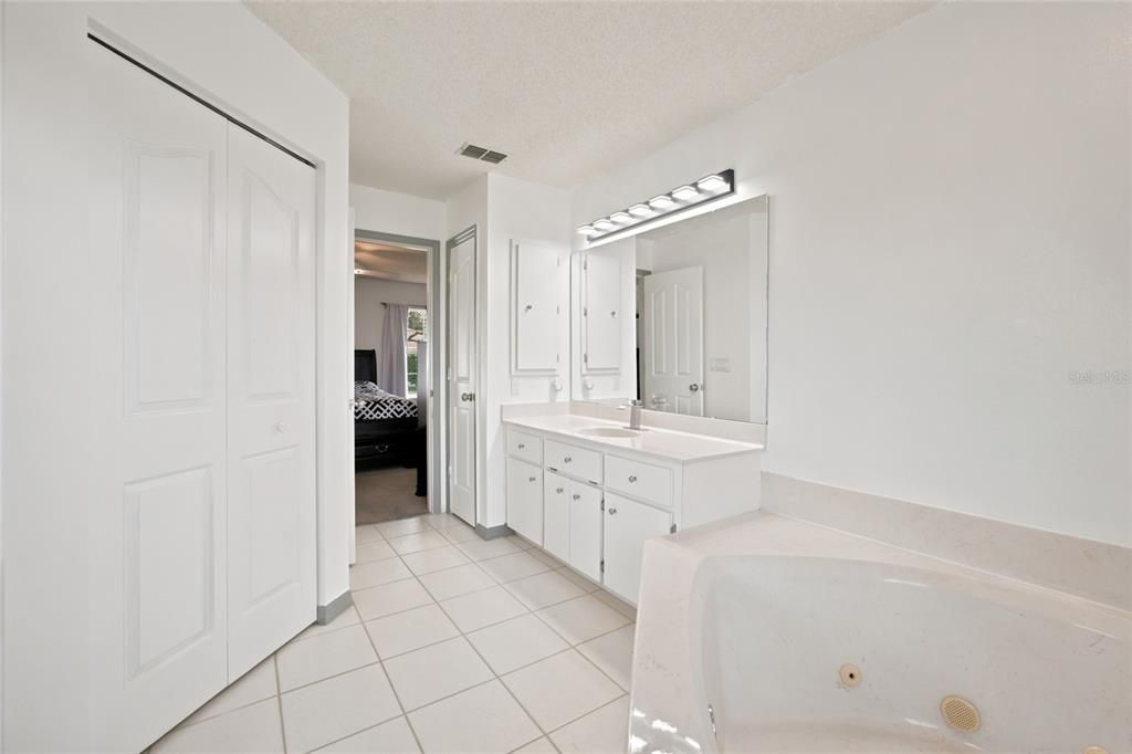 For Sale: $339,900 (3 beds, 2 baths, 1622 Square Feet)