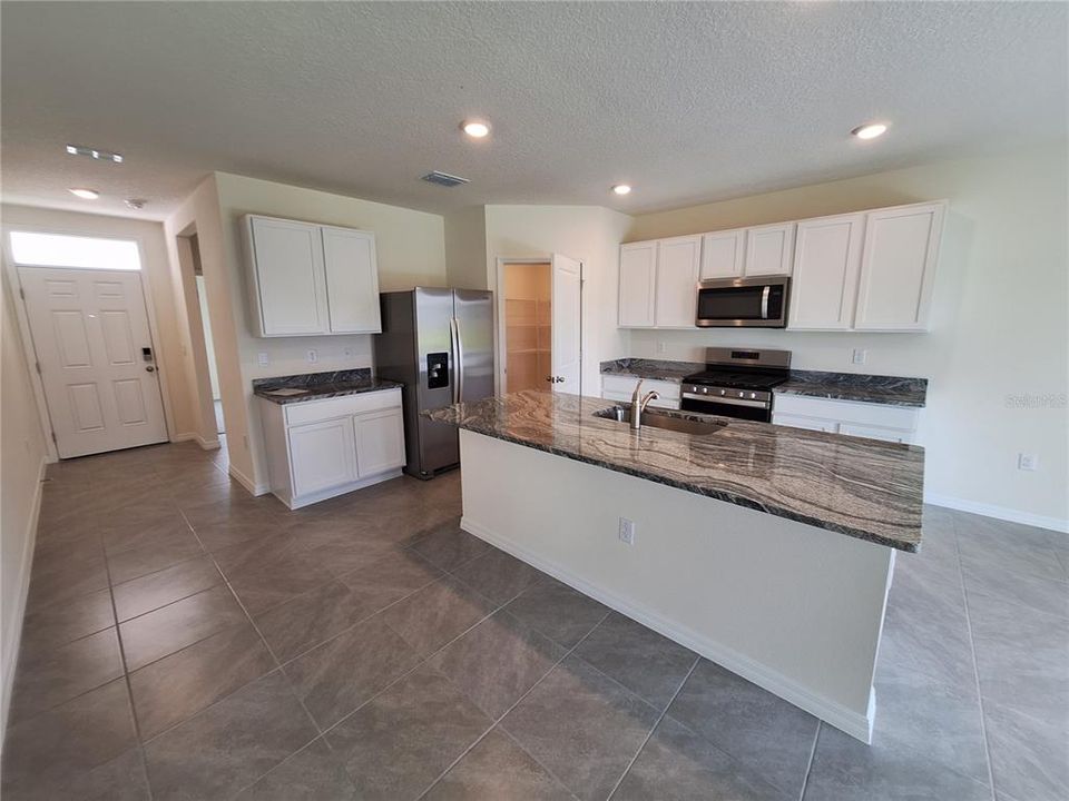 For Rent: $2,495 (4 beds, 3 baths, 2371 Square Feet)