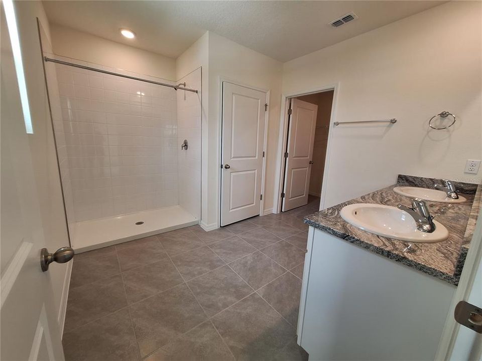 For Rent: $2,495 (4 beds, 3 baths, 2371 Square Feet)