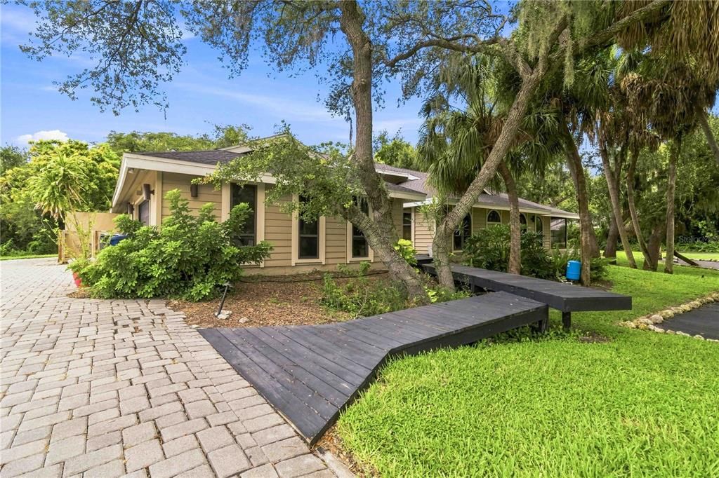 For Sale: $959,900 (5 beds, 4 baths, 3058 Square Feet)