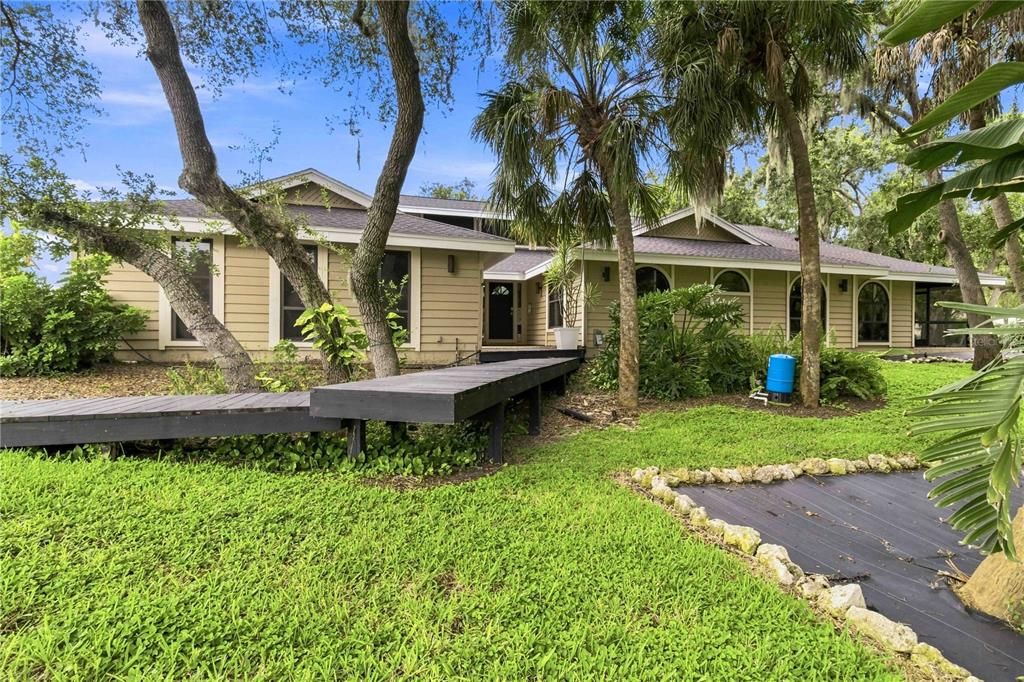 For Sale: $959,900 (5 beds, 4 baths, 3058 Square Feet)