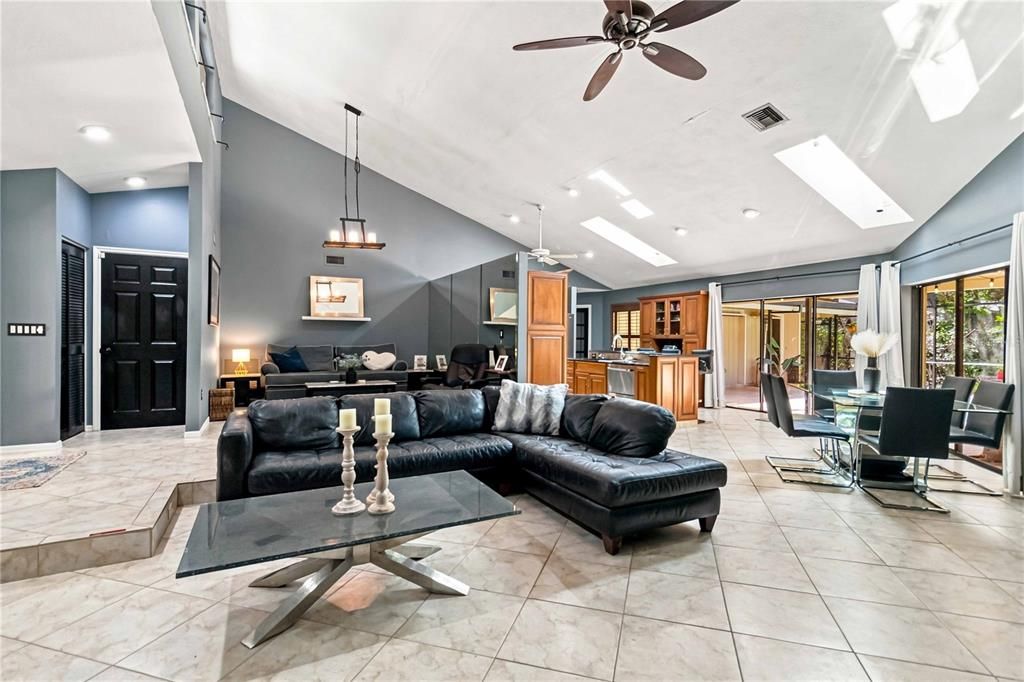 For Sale: $959,900 (5 beds, 4 baths, 3058 Square Feet)