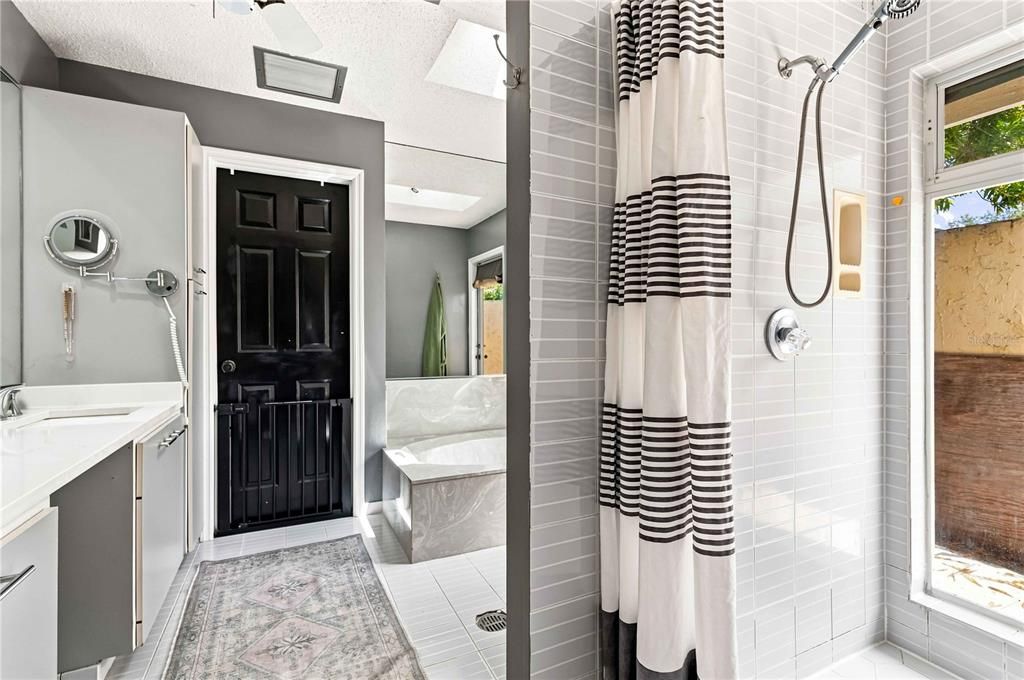 For Sale: $959,900 (5 beds, 4 baths, 3058 Square Feet)