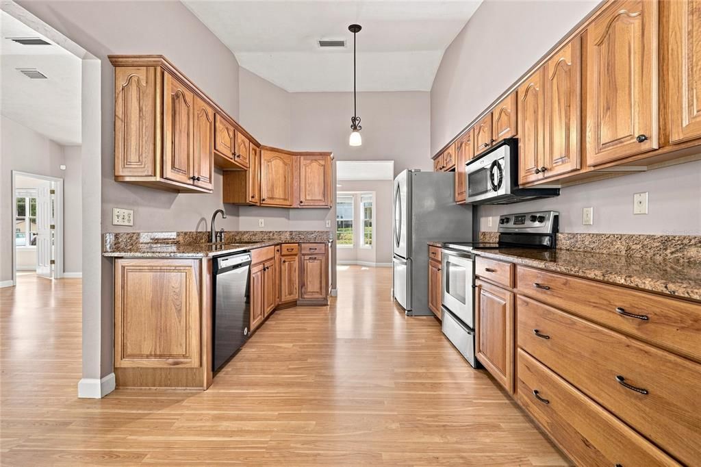 En Venta: $309,000 (3 camas, 2 baños, 1531 Pies cuadrados)