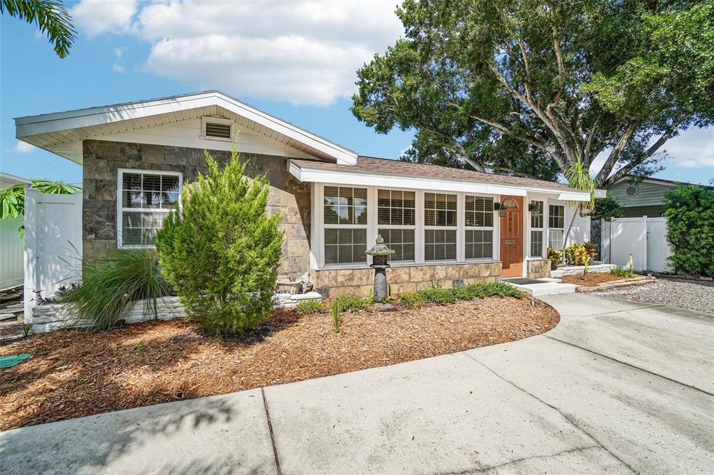 For Sale: $460,000 (3 beds, 2 baths, 1475 Square Feet)