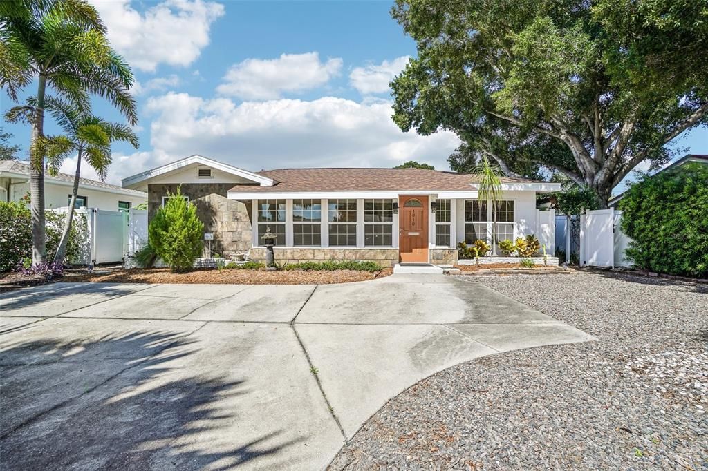 For Sale: $460,000 (3 beds, 2 baths, 1475 Square Feet)