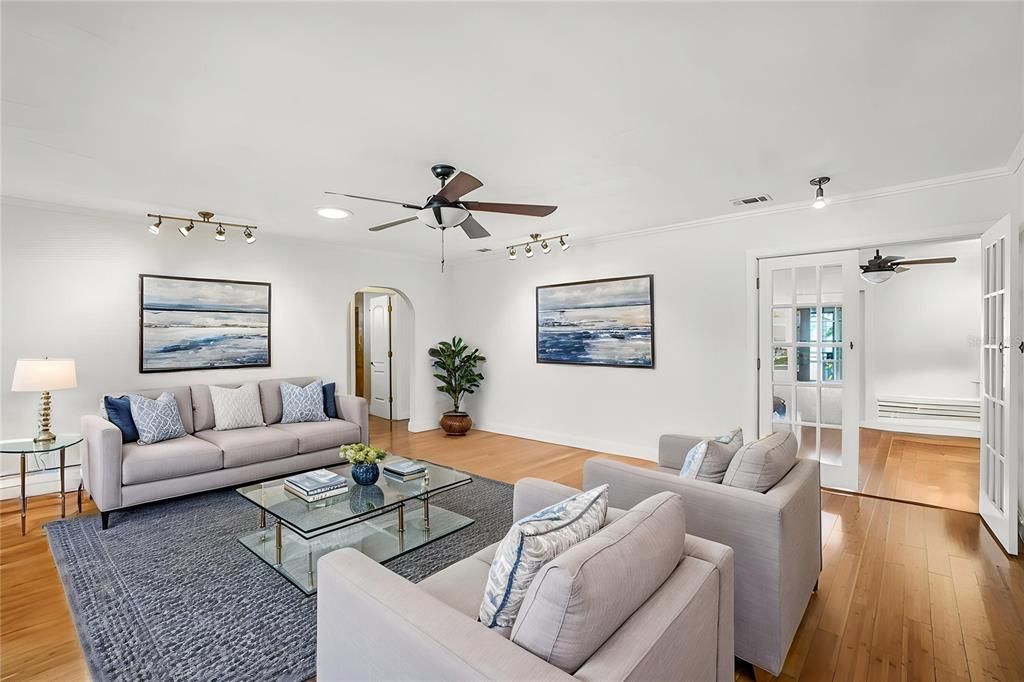 For Sale: $460,000 (3 beds, 2 baths, 1475 Square Feet)