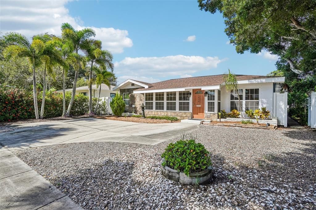 For Sale: $460,000 (3 beds, 2 baths, 1475 Square Feet)