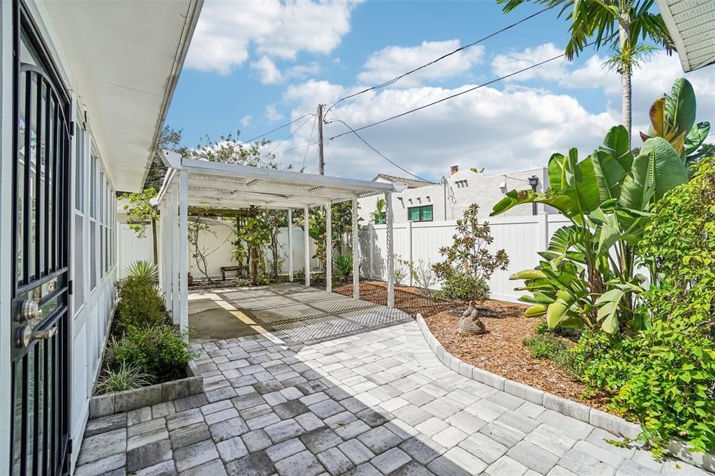 For Sale: $460,000 (3 beds, 2 baths, 1475 Square Feet)