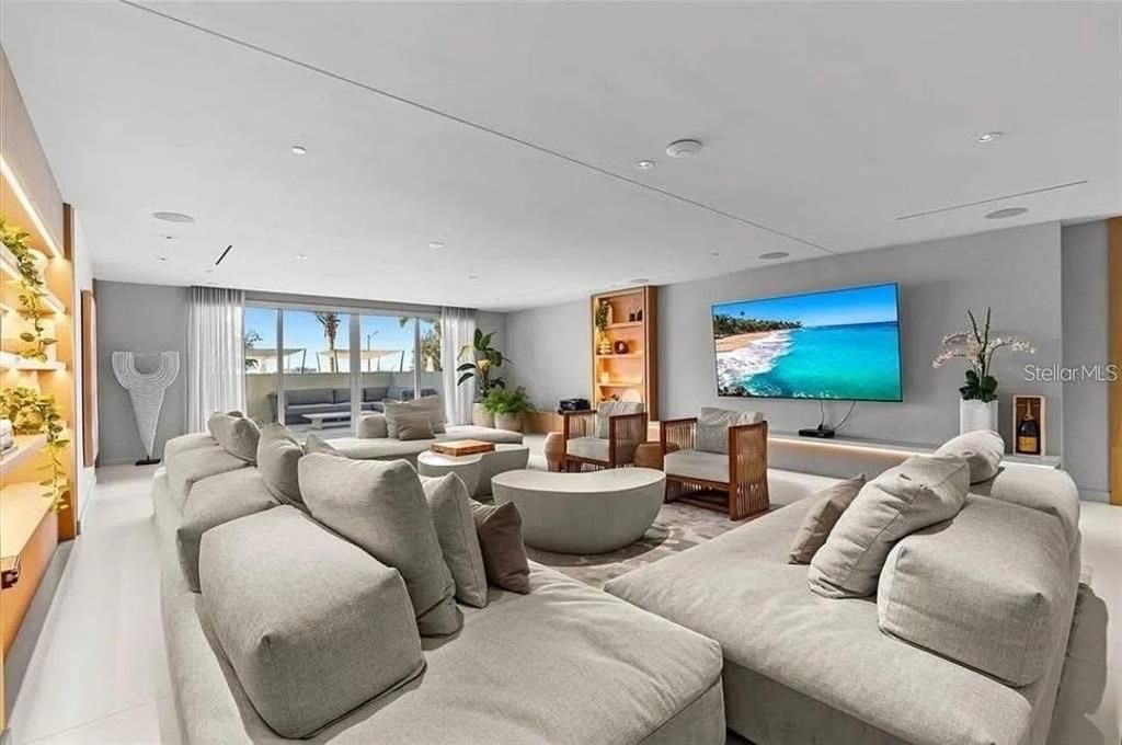 For Sale: $1,400,000 (2 beds, 3 baths, 1820 Square Feet)