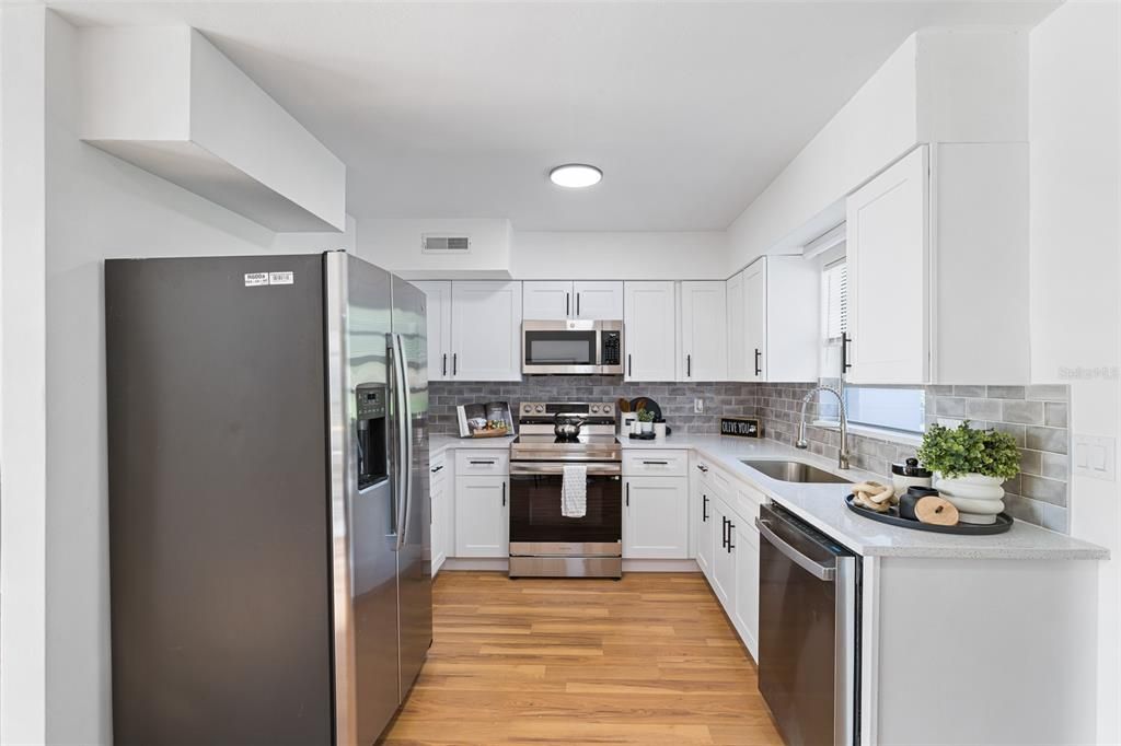 For Sale: $349,000 (3 beds, 2 baths, 1825 Square Feet)