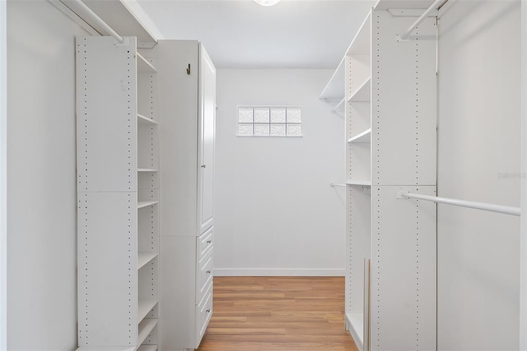 For Sale: $349,000 (3 beds, 2 baths, 1825 Square Feet)