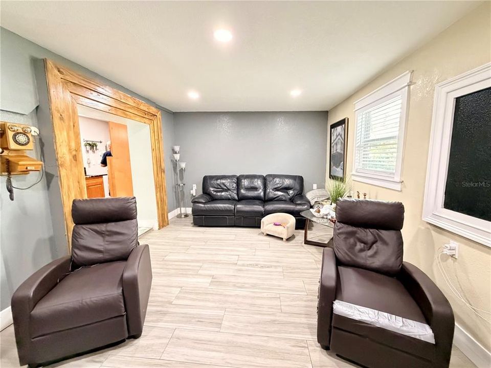 For Sale: $485,000 (5 beds, 3 baths, 1669 Square Feet)