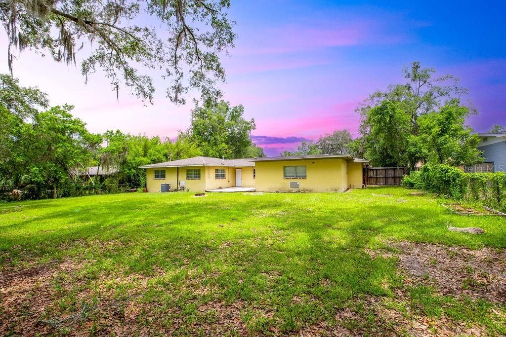 En Venta: $340,000 (3 camas, 2 baños, 2033 Pies cuadrados)