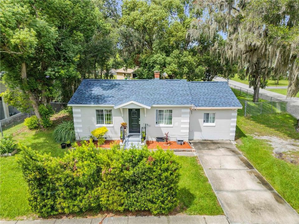 For Sale: $240,000 (3 beds, 2 baths, 895 Square Feet)