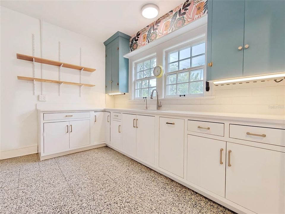 En Venta: $525,500 (4 camas, 3 baños, 2026 Pies cuadrados)